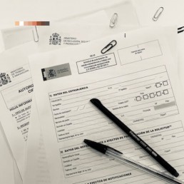 PAPELES REGULARIZACI&Oacute;N